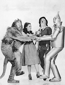 220px-The_Wizard_of_Oz_Lahr_Garland_Bolger_Haley_1939